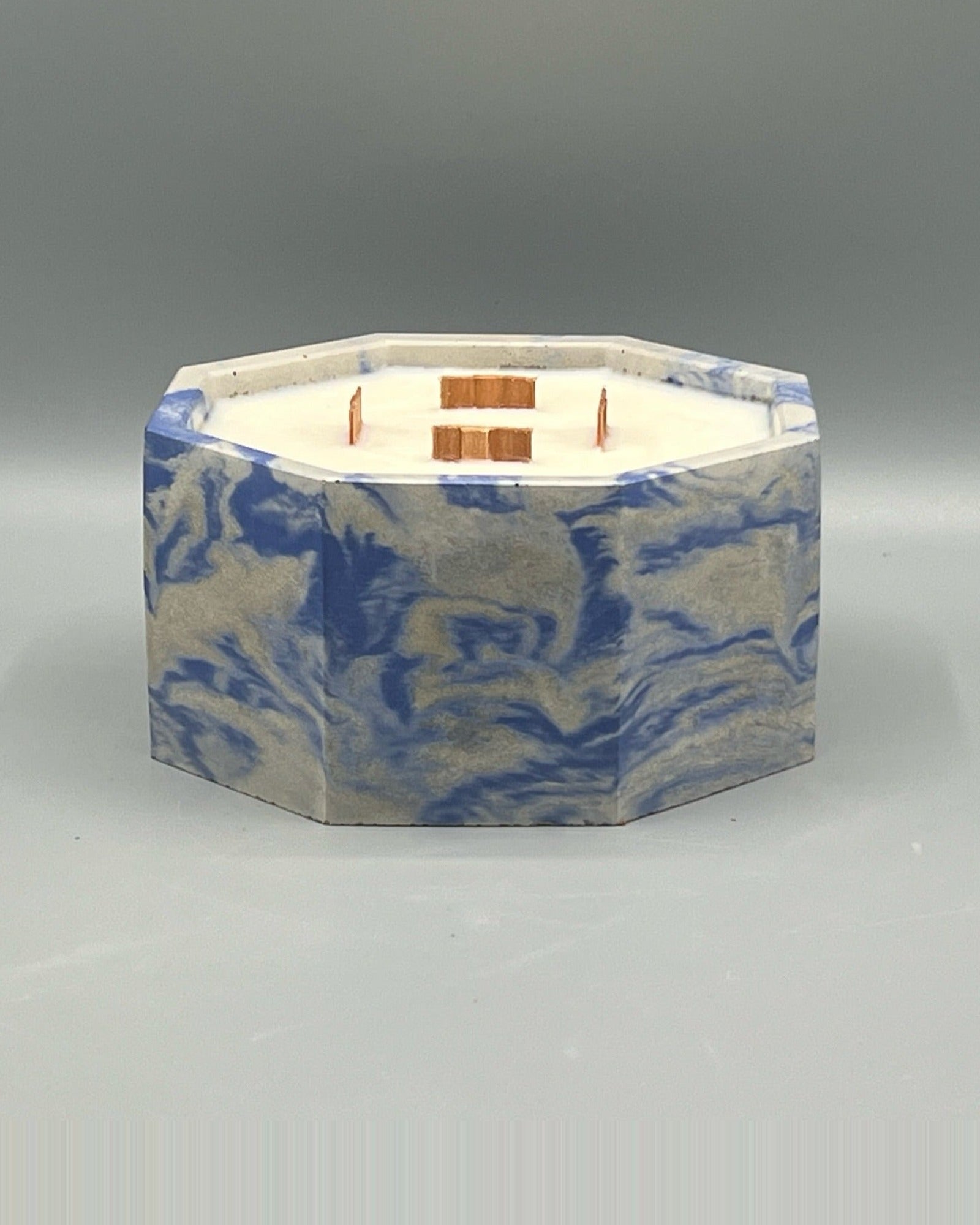 Rencarie Octagon cement candle, Blue/White marbled