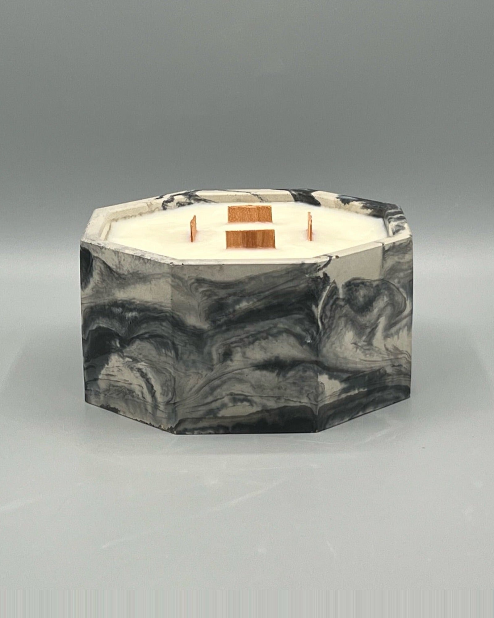Rencarie Octagon cement candle, Black/White marbled